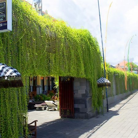 Wijaya Guesthouse Canggu Екстериор снимка